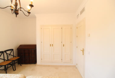 BEAUTIFULL AND PRIVATE SEMIDETACHED   OPEN VIEWS TO THE SEA