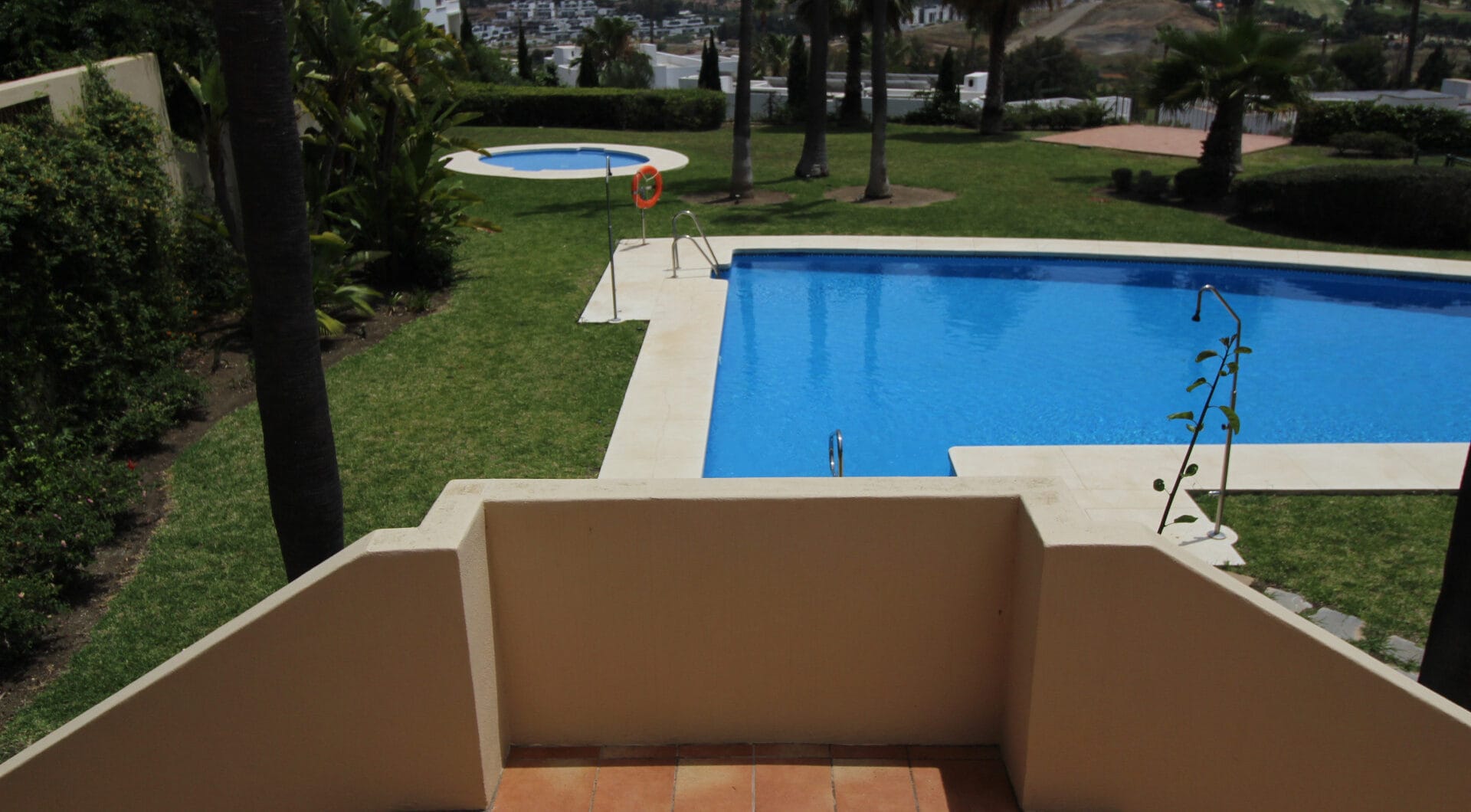 BEAUTIFULL AND PRIVATE SEMIDETACHED   OPEN VIEWS TO THE SEA