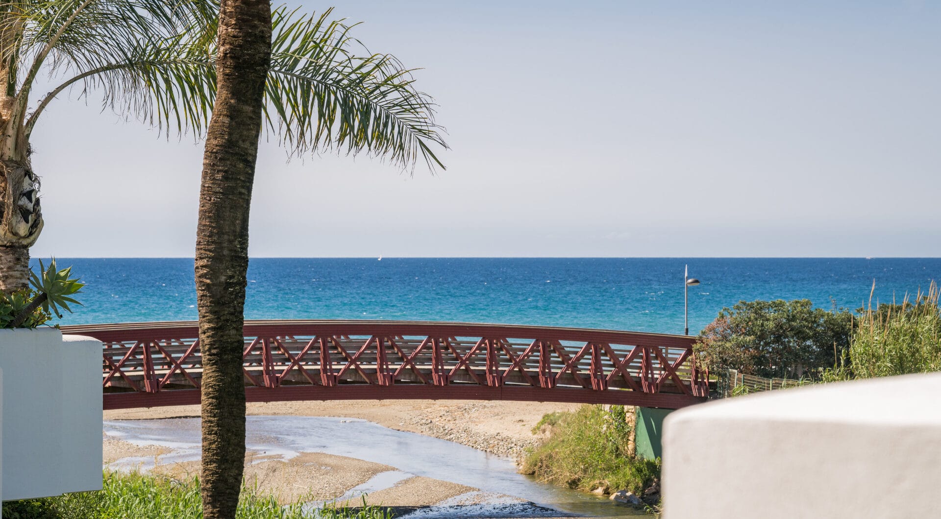 Frontline Beach Apartment with Sea &amp; Golf Views – Los Monteros Palm Beach