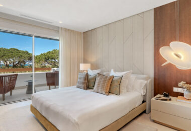 Frontline Beach Apartment with Sea &amp; Golf Views – Los Monteros Palm Beach