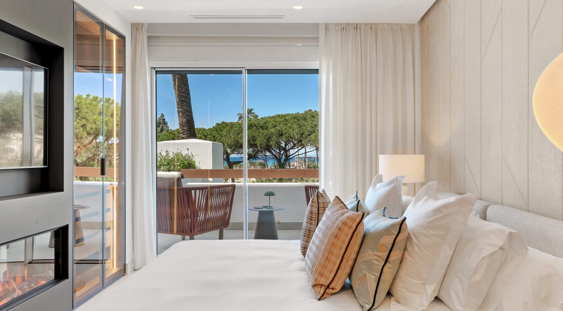 Frontline Beach Apartment with Sea &amp; Golf Views – Los Monteros Palm Beach
