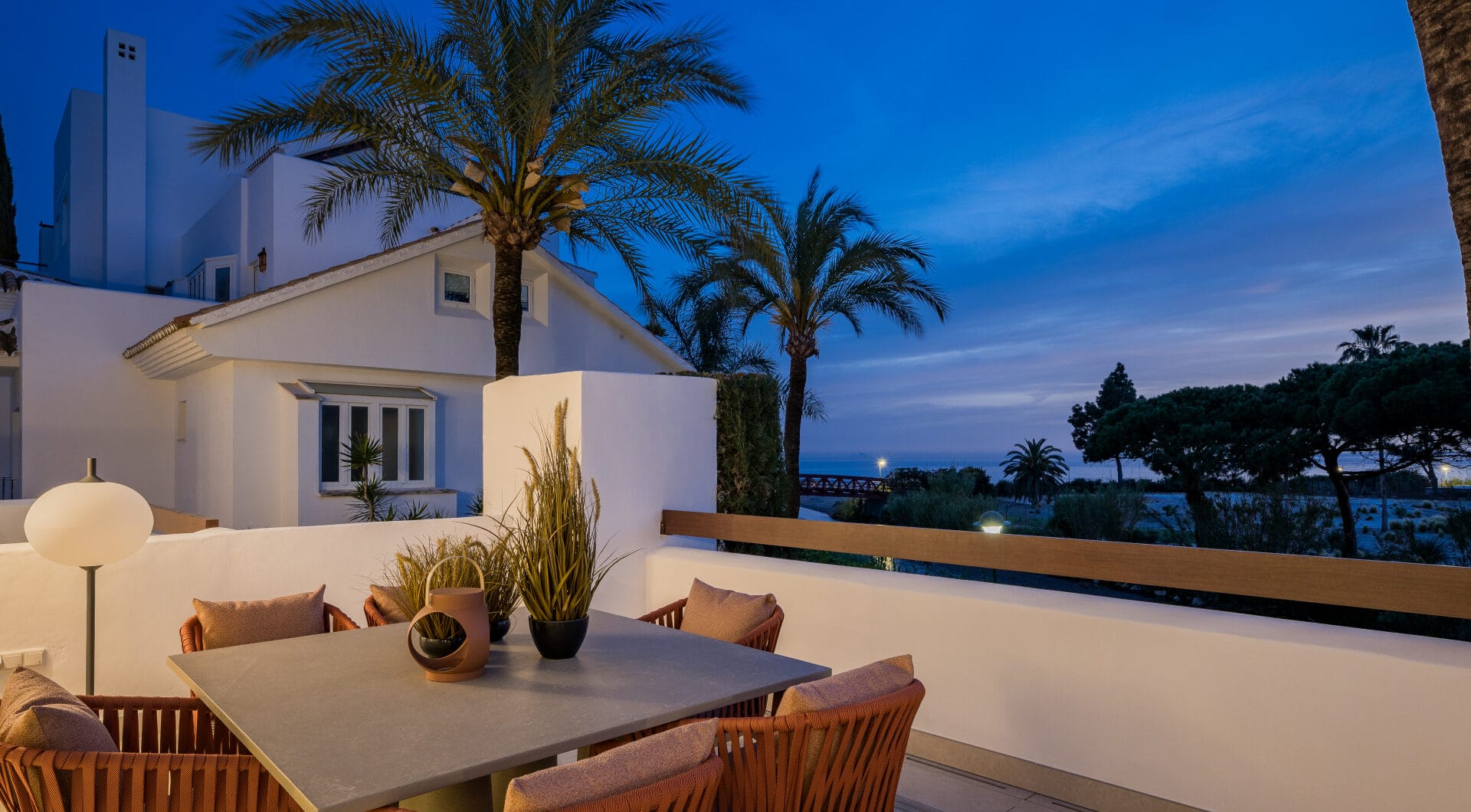 Frontline Beach Apartment with Sea &amp; Golf Views – Los Monteros Palm Beach