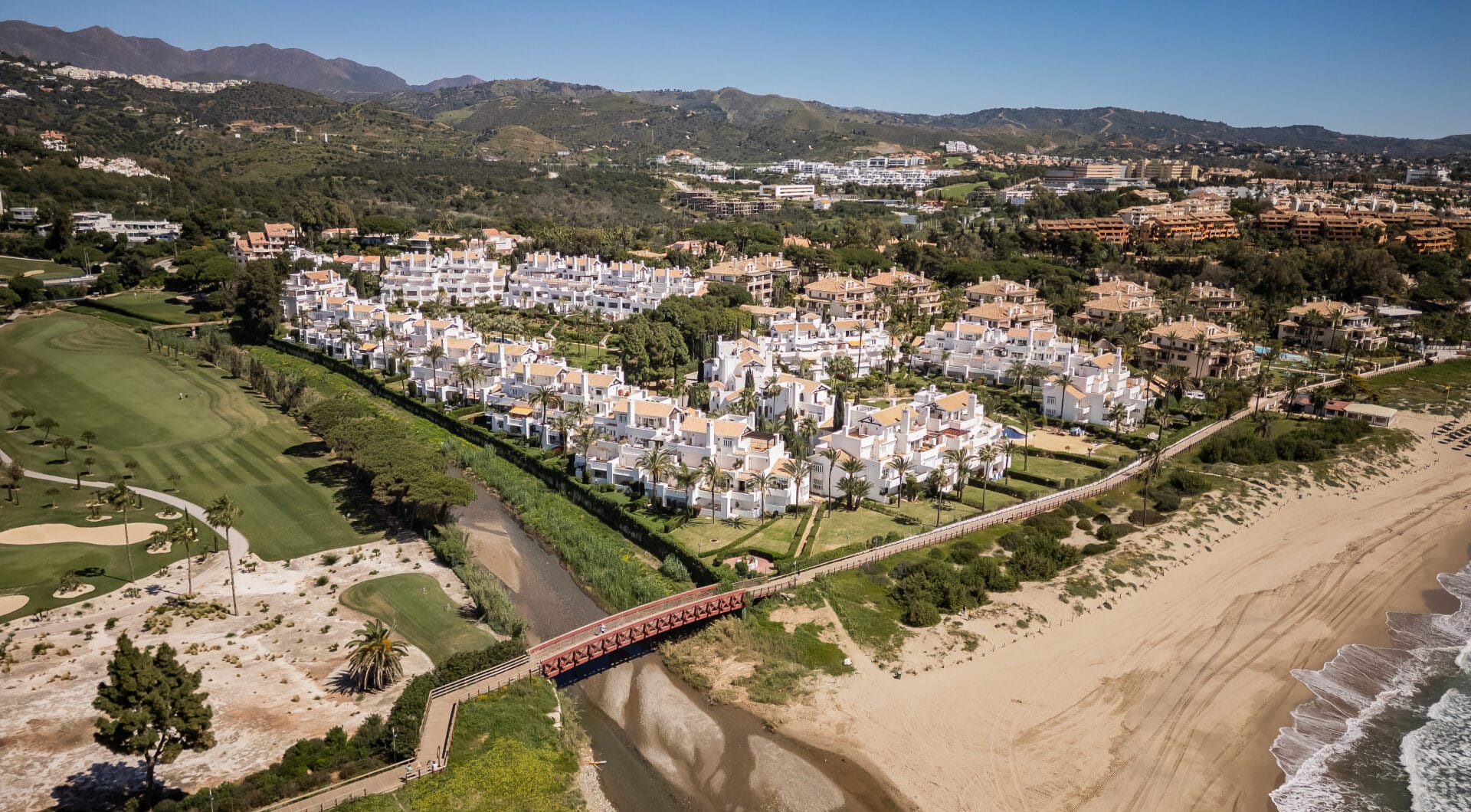 Frontline Beach Apartment with Sea &amp; Golf Views – Los Monteros Palm Beach