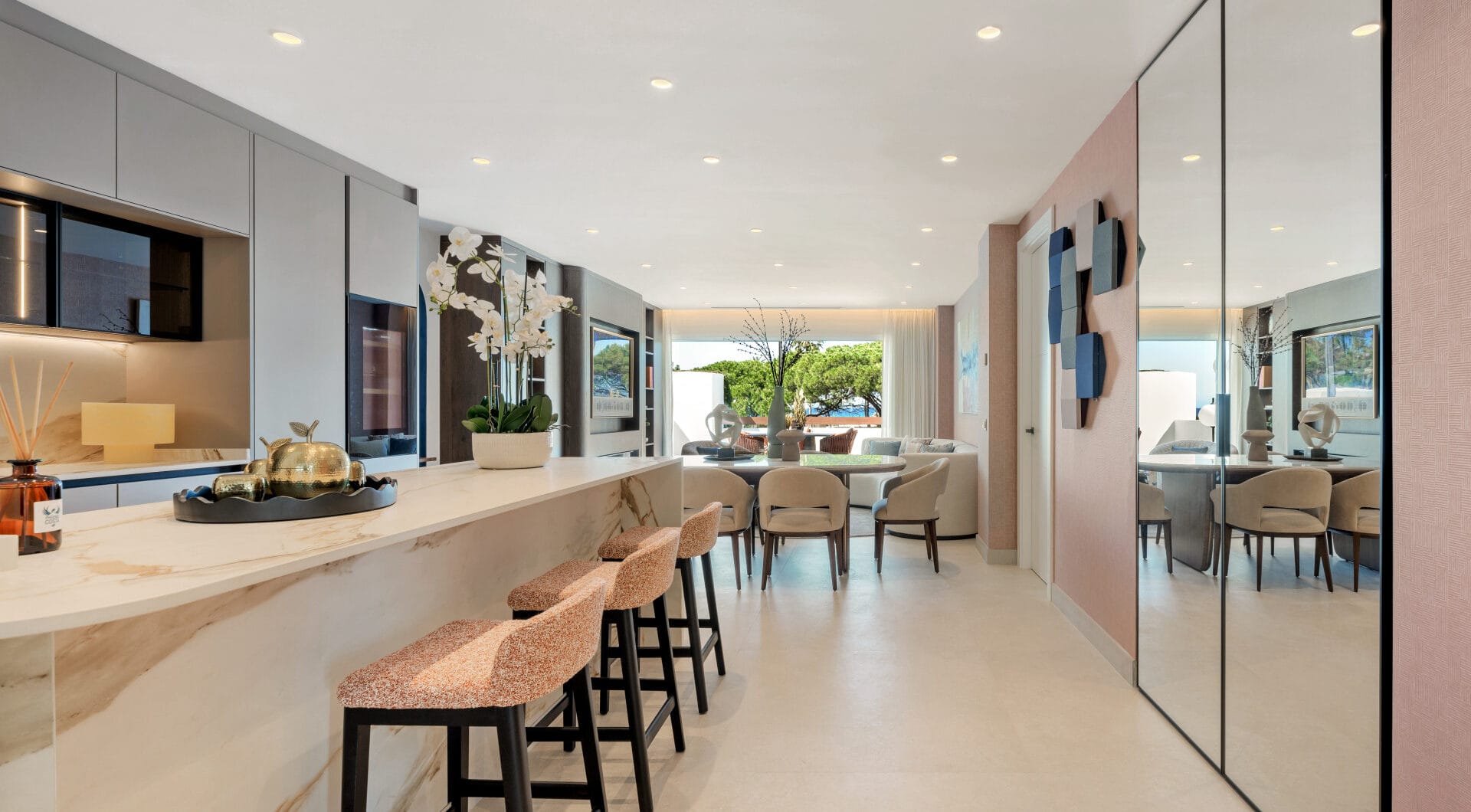 Frontline Beach Apartment with Sea &amp; Golf Views – Los Monteros Palm Beach