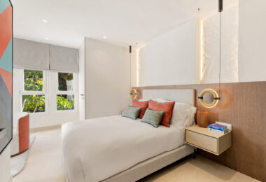 Frontline Beach Apartment with Sea &amp; Golf Views – Los Monteros Palm Beach