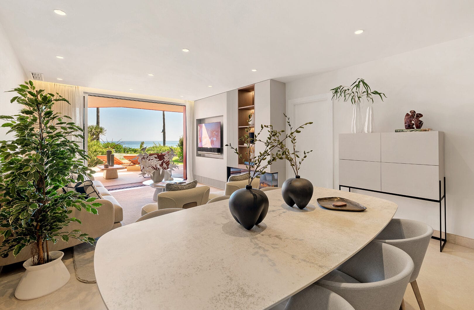 Beachfront Ground-Floor Apartment with Private Terrace in Menara Beach, Estepona