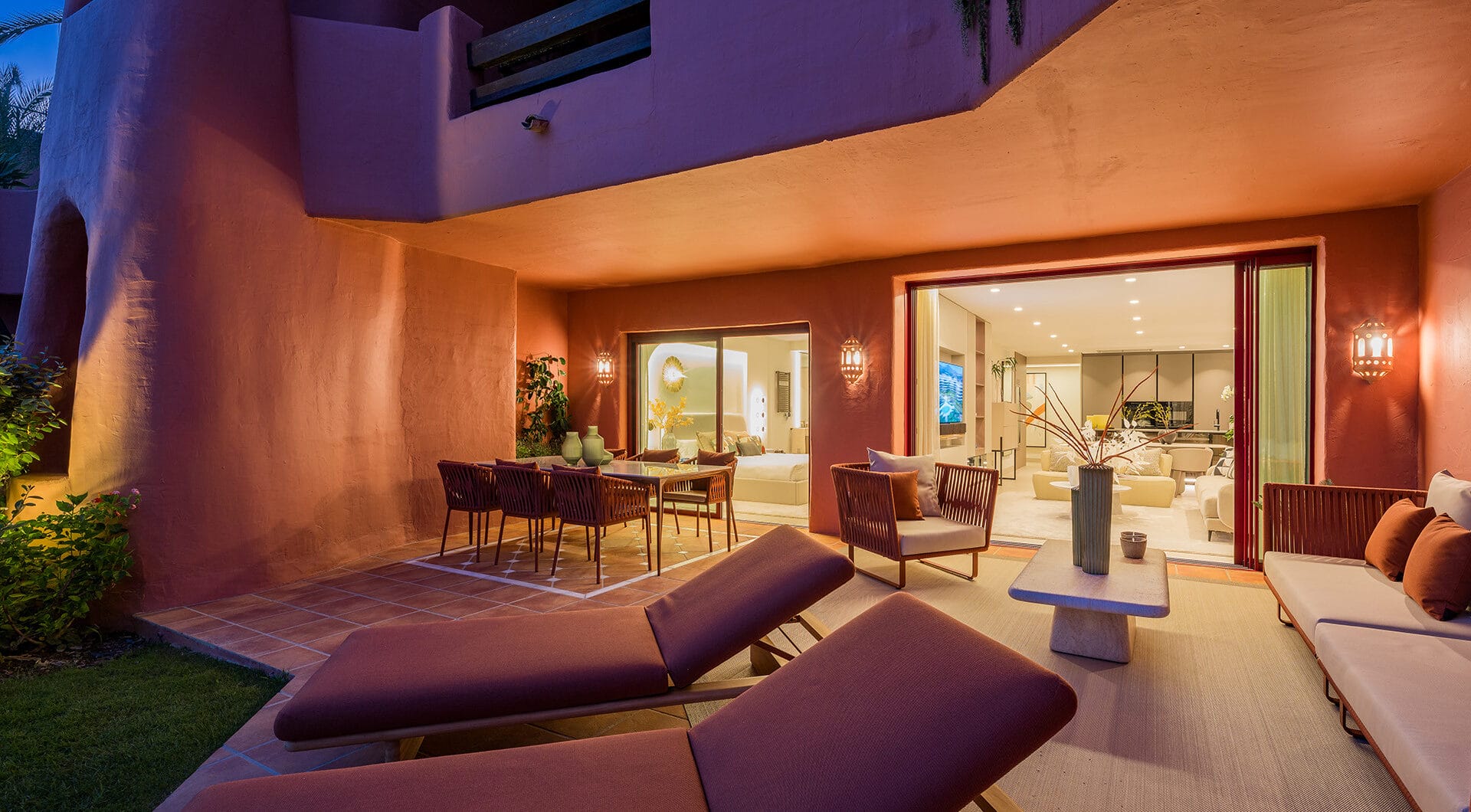 Beachfront Ground-Floor Apartment with Private Terrace in Menara Beach, Estepona