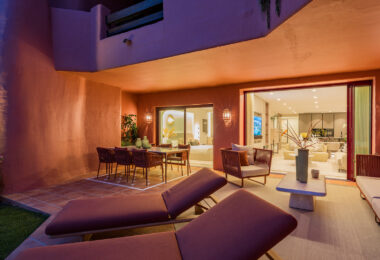 Beachfront Ground-Floor Apartment with Private Terrace in Menara Beach, Estepona