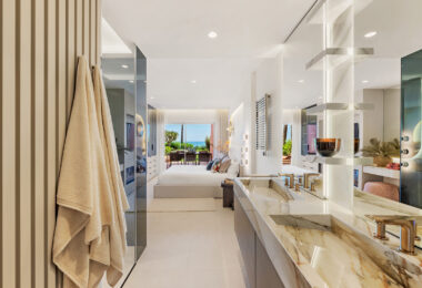 Beachfront Ground-Floor Apartment with Private Terrace in Menara Beach, Estepona