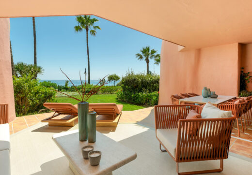 Beachfront Ground-Floor Apartment with Private Terrace in Menara Beach, Estepona