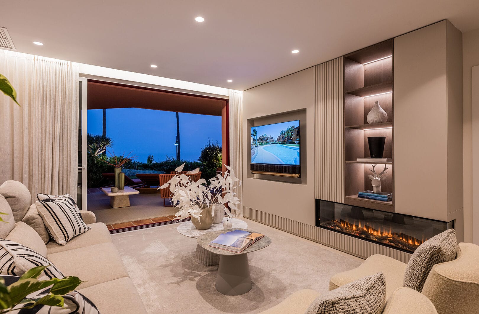 Beachfront Ground-Floor Apartment with Private Terrace in Menara Beach, Estepona
