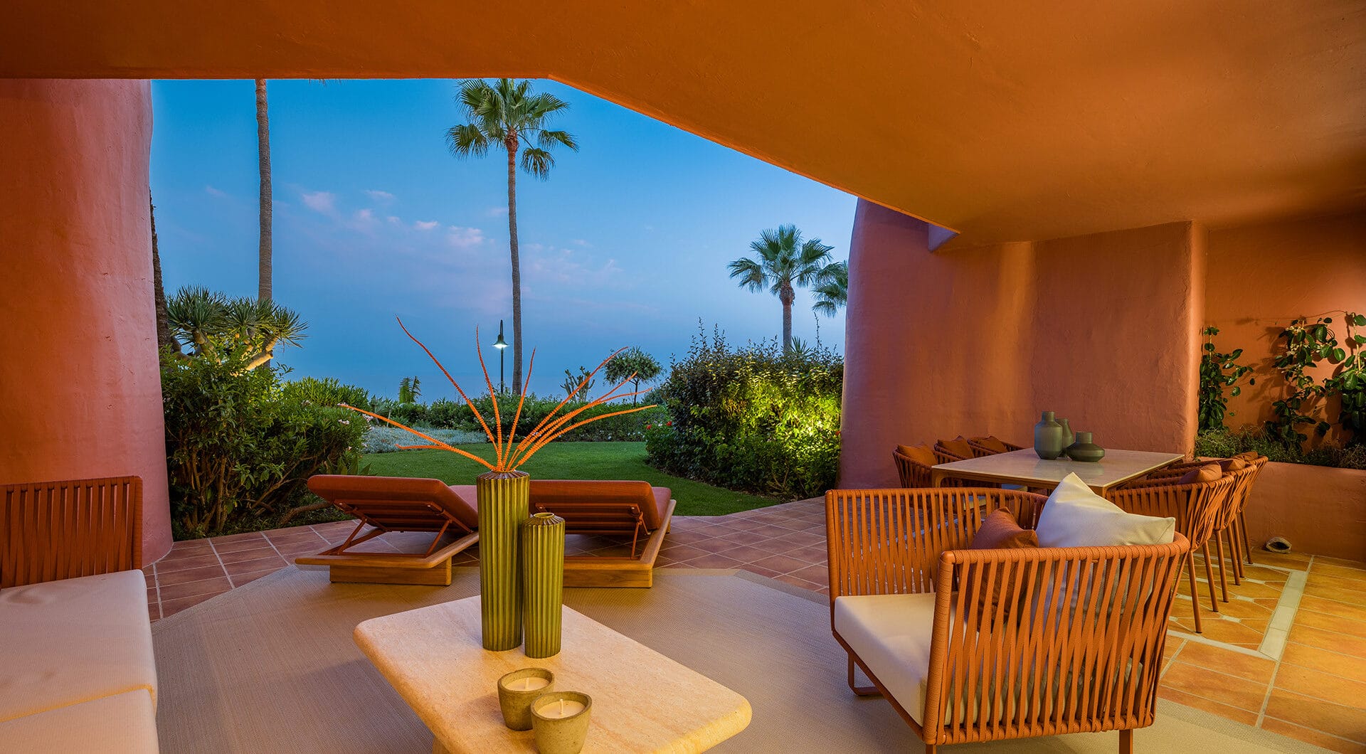 Beachfront Ground-Floor Apartment with Private Terrace in Menara Beach, Estepona