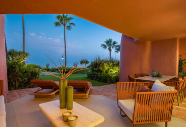 Beachfront Ground-Floor Apartment with Private Terrace in Menara Beach, Estepona