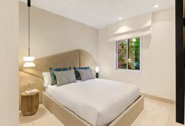 Beachfront Ground-Floor Apartment with Private Terrace in Menara Beach, Estepona