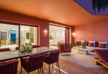 Beachfront Ground-Floor Apartment with Private Terrace in Menara Beach, Estepona