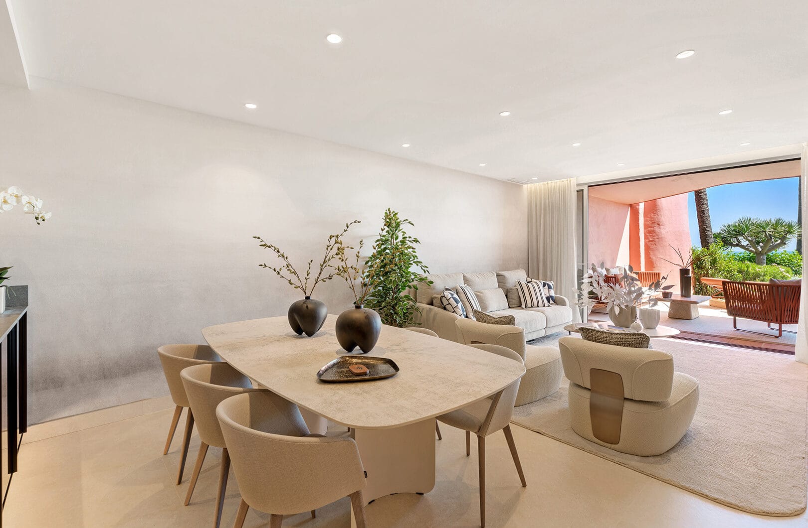 Beachfront Ground-Floor Apartment with Private Terrace in Menara Beach, Estepona