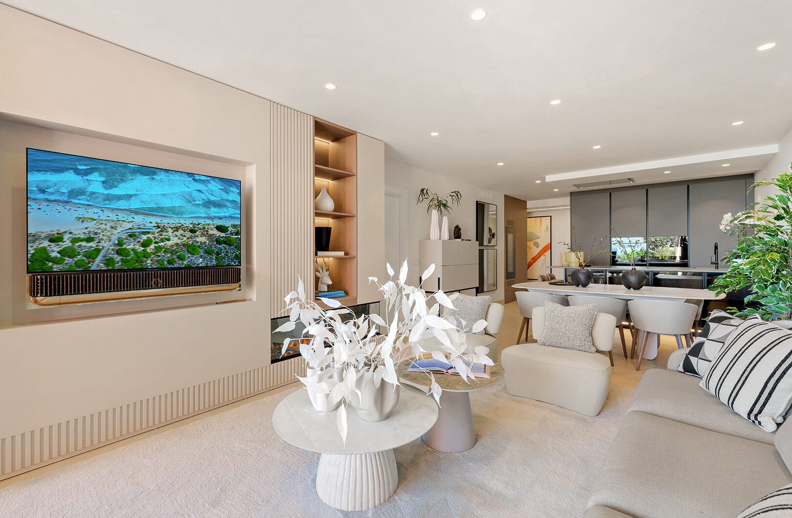 Beachfront Ground-Floor Apartment with Private Terrace in Menara Beach, Estepona