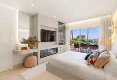 Beachfront Ground-Floor Apartment with Private Terrace in Menara Beach, Estepona
