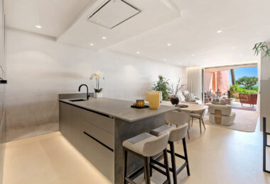 Beachfront Ground-Floor Apartment with Private Terrace in Menara Beach, Estepona