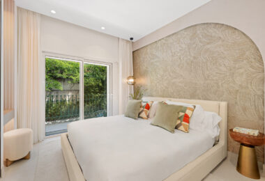 Elegant 3-Bedroom Beachfront Apartment in Rio Real Playa, Marbella
