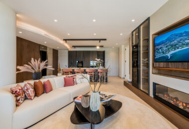 Elegant 3-Bedroom Beachfront Apartment in Rio Real Playa, Marbella