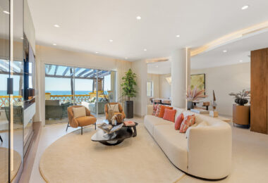 Elegant 3-Bedroom Beachfront Apartment in Rio Real Playa, Marbella