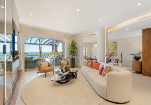Elegant 3-Bedroom Beachfront Apartment in Rio Real Playa, Marbella