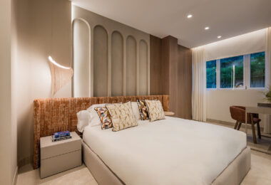 Elegant 3-Bedroom Beachfront Apartment in Rio Real Playa, Marbella