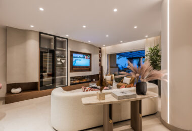 Elegant 3-Bedroom Beachfront Apartment in Rio Real Playa, Marbella