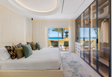 Elegant 3-Bedroom Beachfront Apartment in Rio Real Playa, Marbella