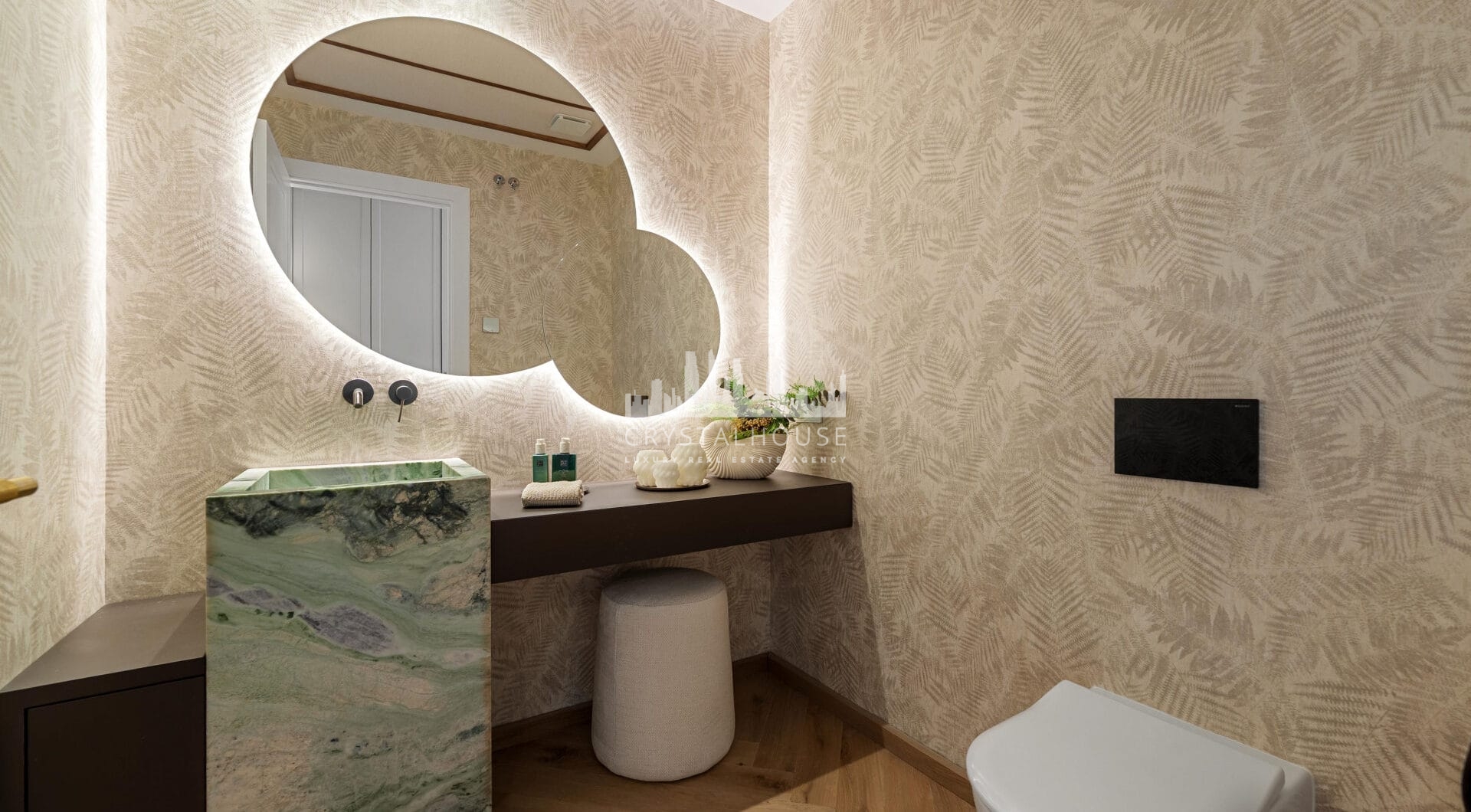 Villa Cina occupies a privileged position within The Hills, La Quinta