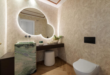 Villa Cina occupies a privileged position within The Hills, La Quinta
