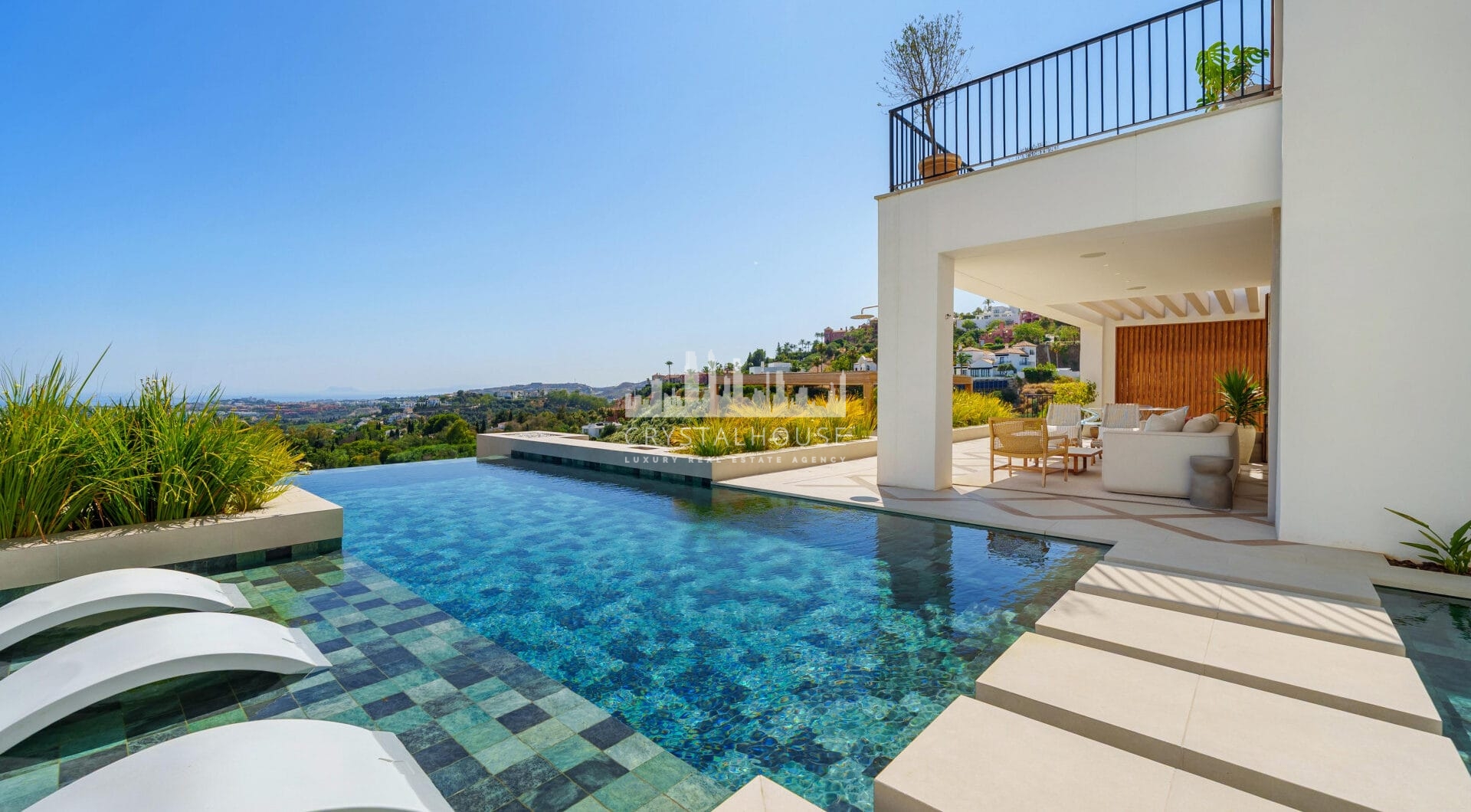 Villa Cina occupies a privileged position within The Hills, La Quinta