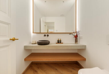 Villa Cina occupies a privileged position within The Hills, La Quinta