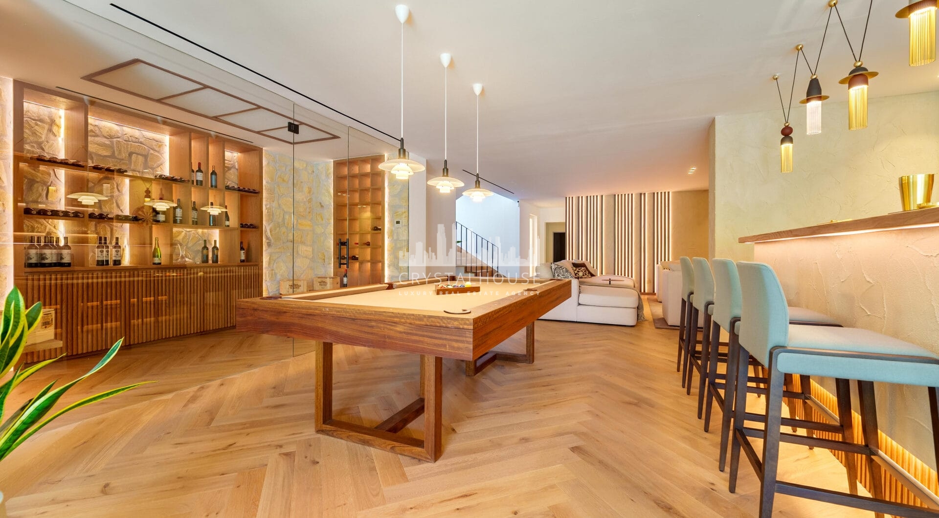 Villa Cina occupies a privileged position within The Hills, La Quinta
