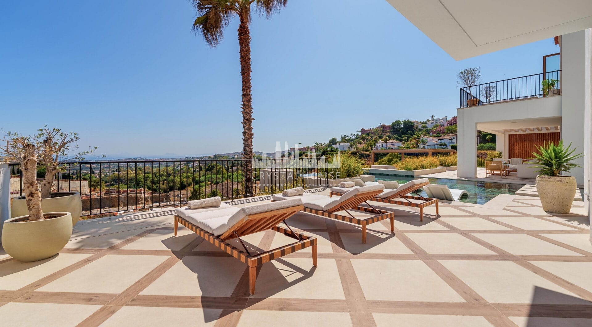 Villa Cina occupies a privileged position within The Hills, La Quinta
