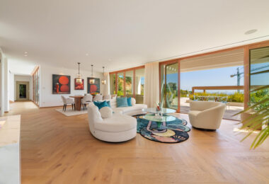 Villa Cina occupies a privileged position within The Hills, La Quinta