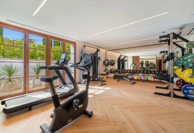 Villa Cina occupies a privileged position within The Hills, La Quinta
