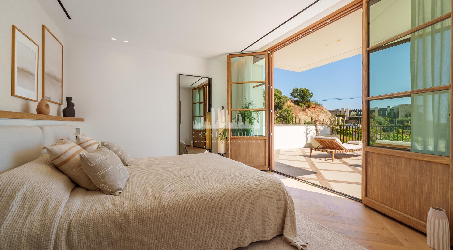 Villa Cina occupies a privileged position within The Hills, La Quinta