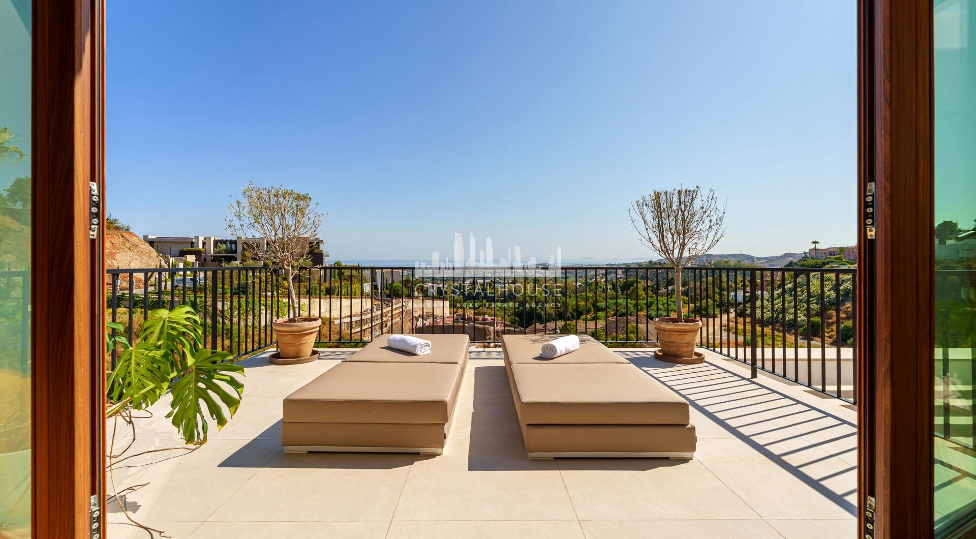 Villa Cina occupies a privileged position within The Hills, La Quinta