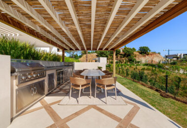 Villa Cina occupies a privileged position within The Hills, La Quinta