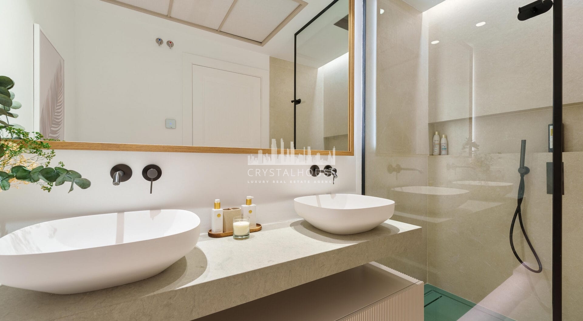 Villa Cina occupies a privileged position within The Hills, La Quinta