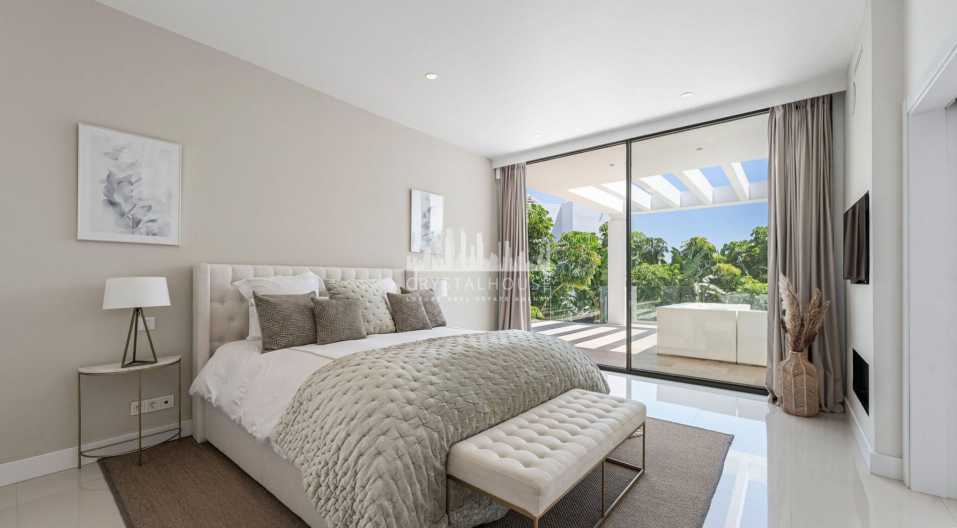 Contemporary Villa Perfect for Families