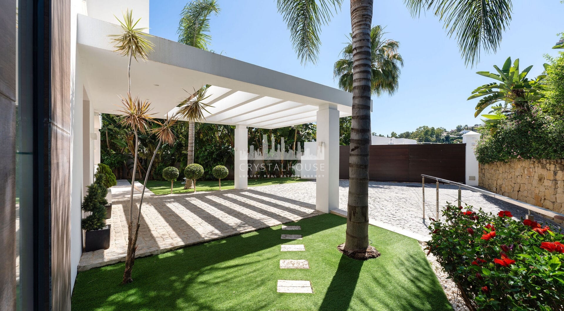 Contemporary Villa Perfect for Families