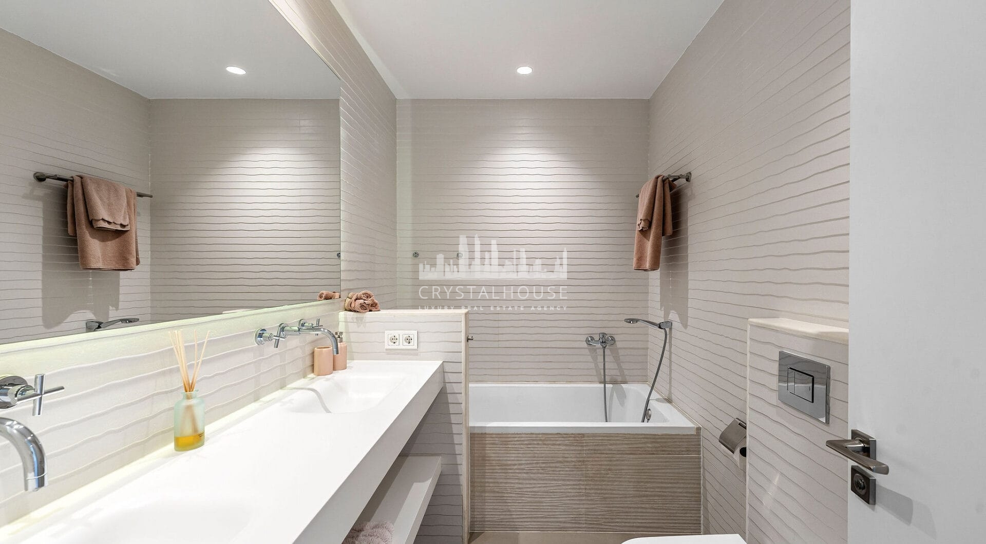 Contemporary Villa Perfect for Families