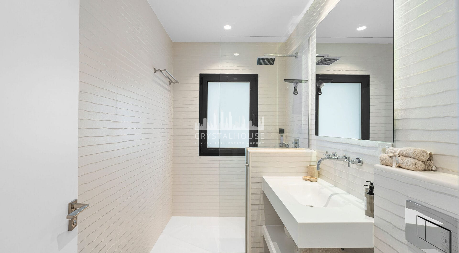 Contemporary Villa Perfect for Families