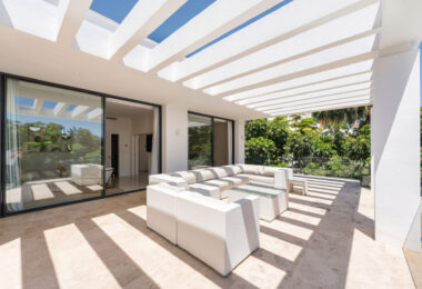 Contemporary Villa Perfect for Families