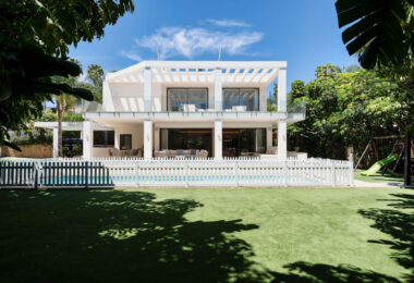 Contemporary Villa Perfect for Families