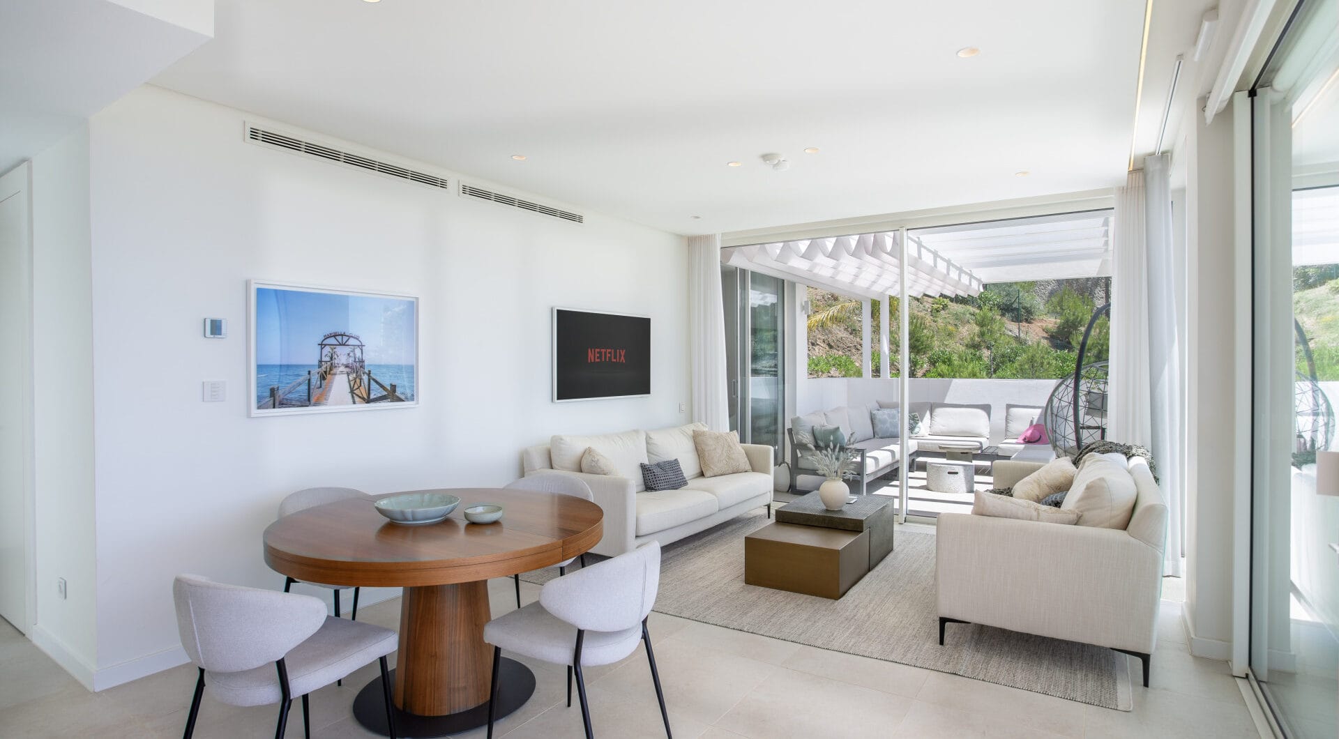 Modern Penthouse with Sea &amp; Mountain Views in Palo Alto