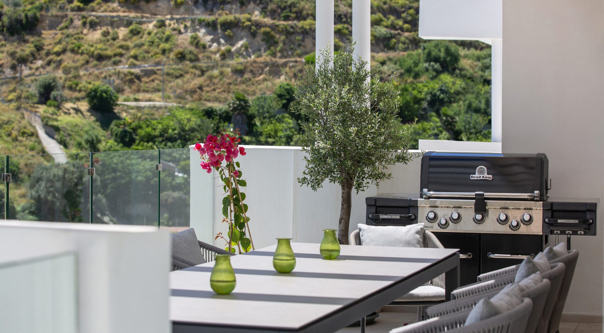 Modern Penthouse with Sea &amp; Mountain Views in Palo Alto